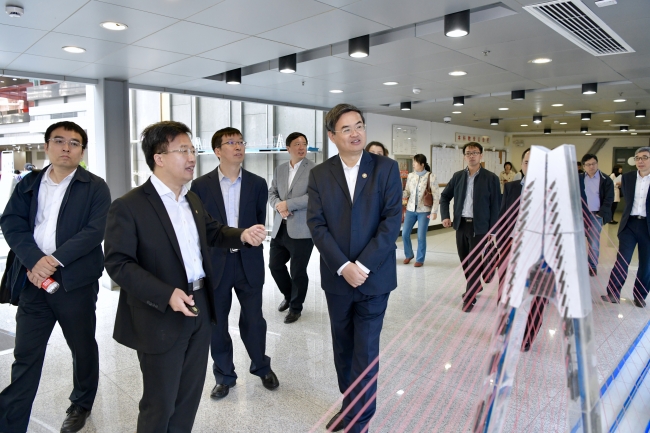 参观土木工程学院 参观土木工程学院