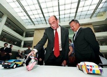 DD87E292E30AE3B572207E707E83CFA4