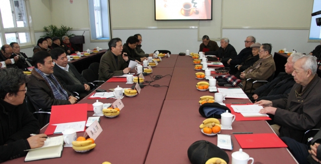 学校召开老领导迎新茶话会