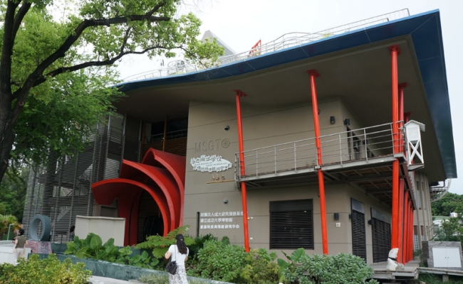 参观成功大学校园内的示范性“绿色建筑”1