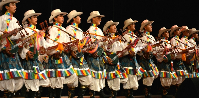 西藏自治区歌舞团来校上演雪域之魅7