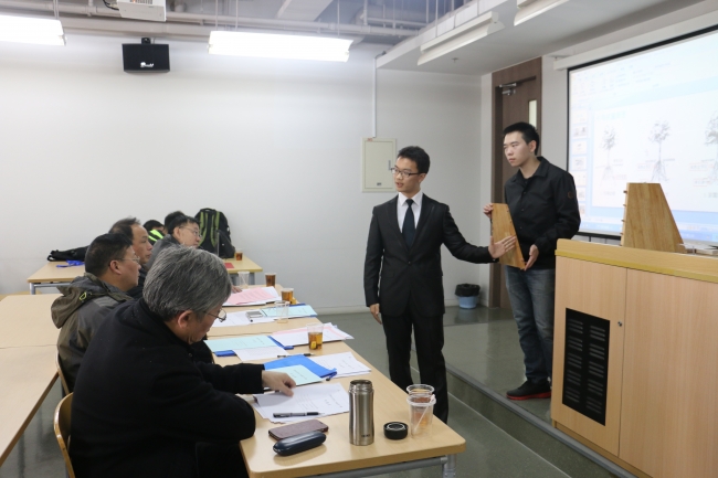 引导行道树树根生长的倒置漏斗状装置探究 设计创意类一等奖