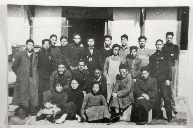 1938年,同济师生在金华参加抗日救亡活动时合影 1938年,同济师生在金华参加抗日救亡活动时合影
