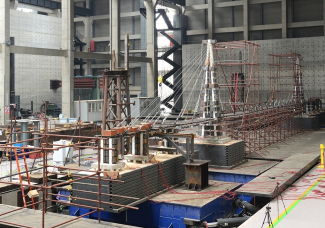 斜拉桥整桥振动试验