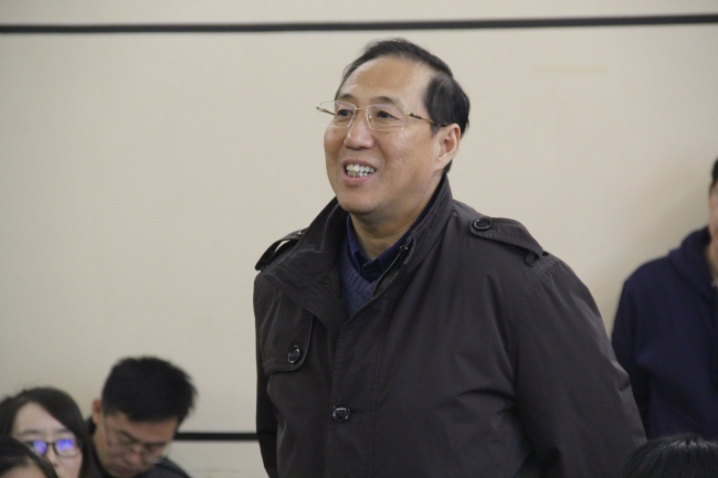 段宁院士与学生互动1 - 复件 段宁院士与学生互动1 - 复件