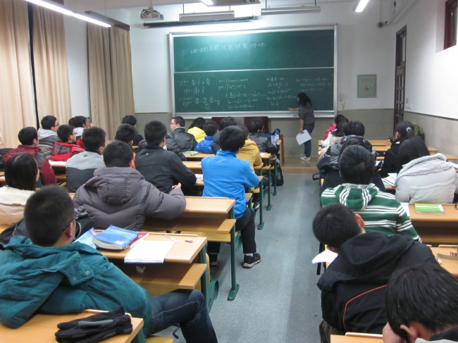 图2：数学辅导班掠影