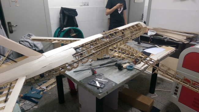 图2 飞机制作