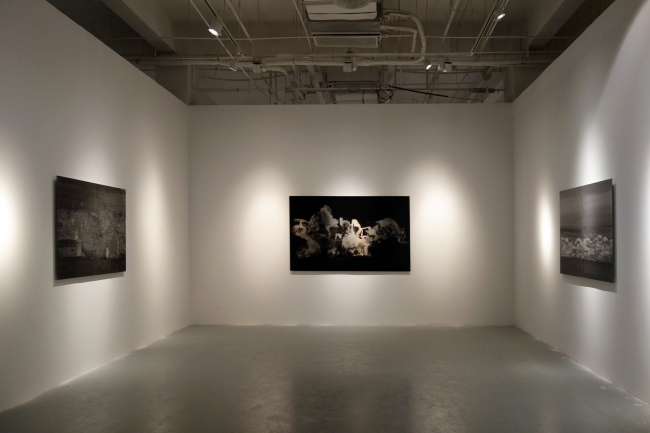 7、何伟《山水无》等