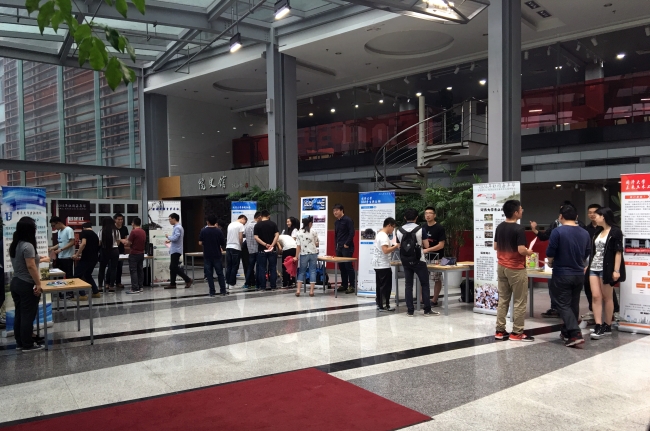 图1活动现场同学参与踊跃