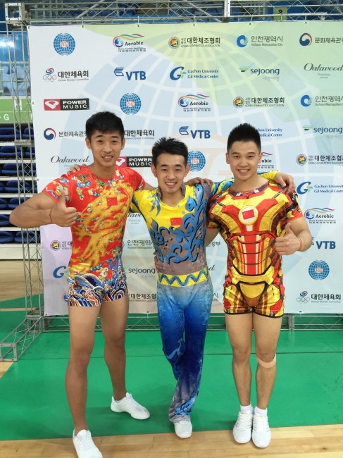 (左1蒋帅 中寿旻超 右1徐雪松) (左1蒋帅 中寿旻超 右1徐雪松)