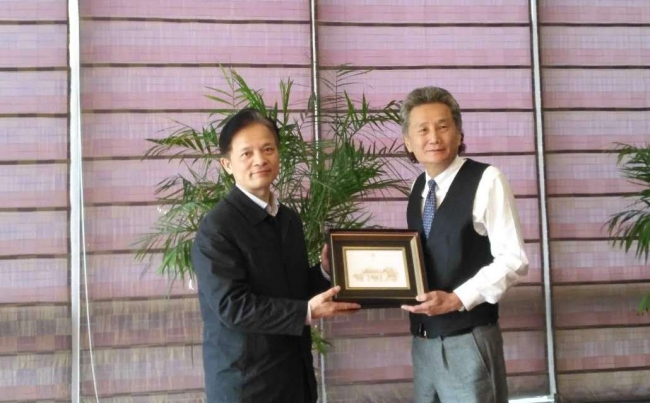 钟校长会见逢甲董事长-新闻照片 钟校长会见逢甲董事长-新闻照片