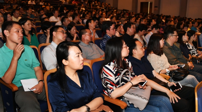 汪品先院士作师德报告3