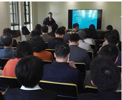 金勤明处长为基层党委书记们做专题讲座